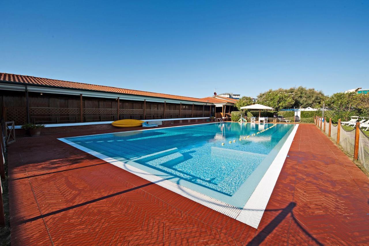 La Bougainville Tuscan Riviera B&B Viareggio Exteriör bild